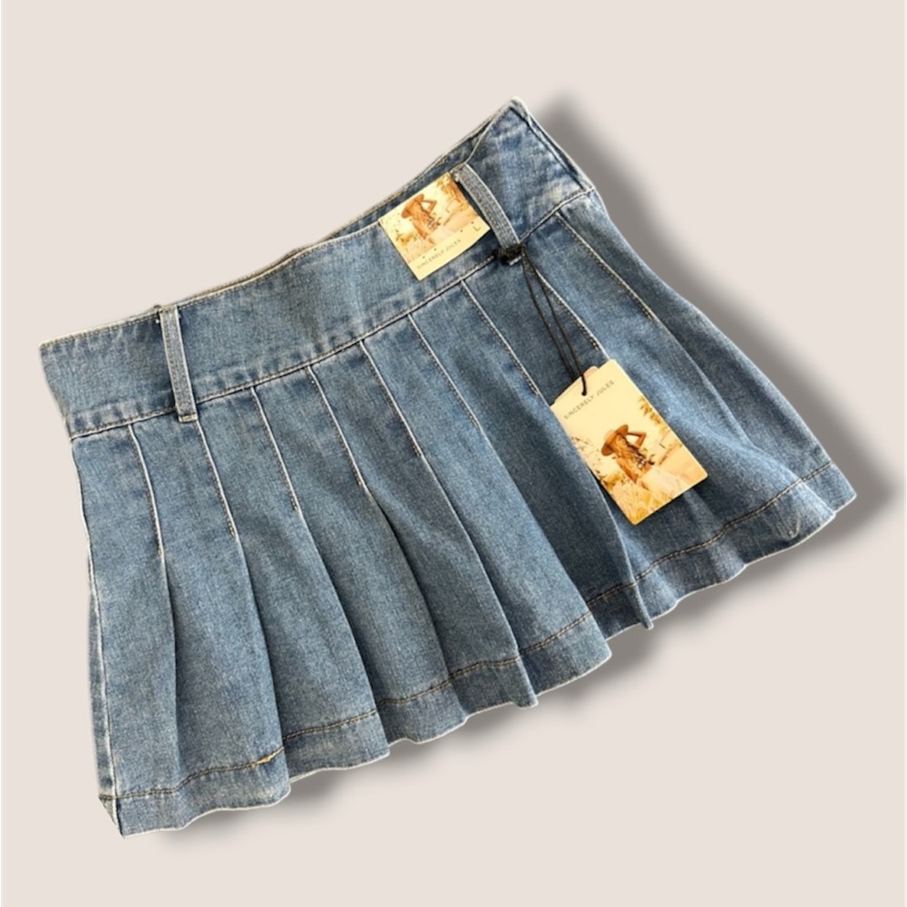 NEW SINCERELY JULES Sz L Pleated Short Denim Skirt MEDIUM WASH